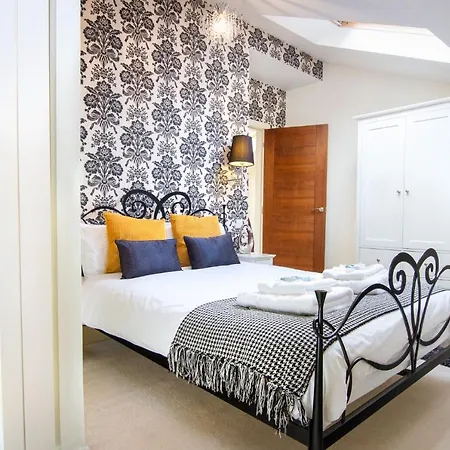 Holiday home Coach House At *