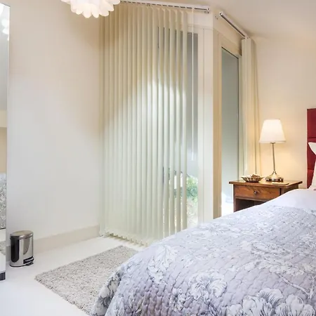 Holiday home Coach House At *
