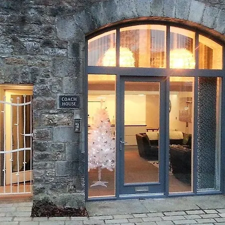Holiday home Coach House At